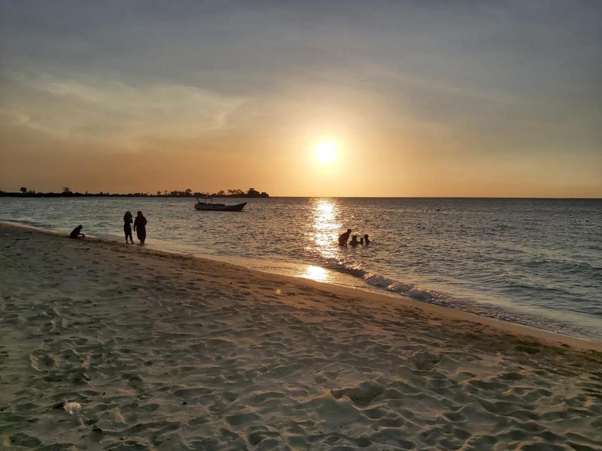 Omah Laut Bondo Jepara - By The Beach, Direct View Of The Sea, Great Base For Water Sports Margokerto Exterior foto