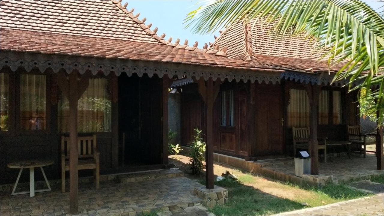 Omah Laut Bondo Jepara - By The Beach, Direct View Of The Sea, Great Base For Water Sports Margokerto Exterior foto